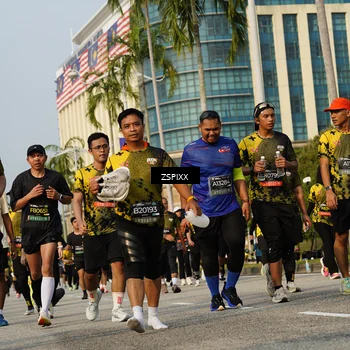 Runner Photo 6412288