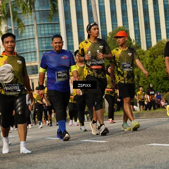 Runner Photo 6412308