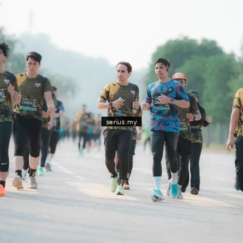 Runner Photo 6412325