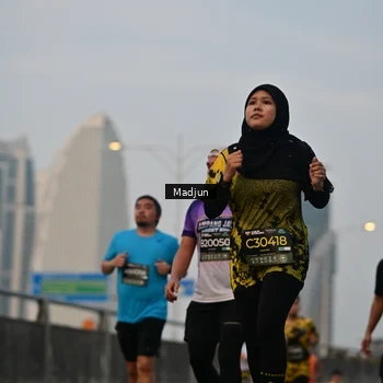 Runner Photo 6412330