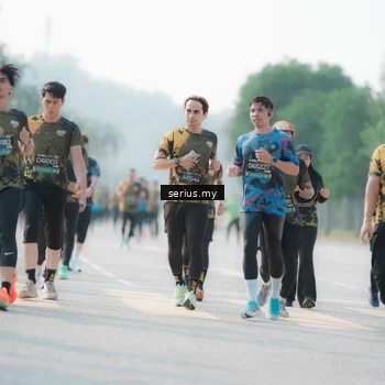 Runner Photo 6412334