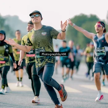 Runner Photo 6412338