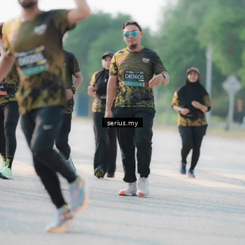 Runner Photo 6412344