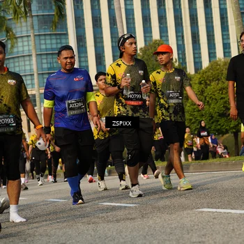 Runner Photo 6412347