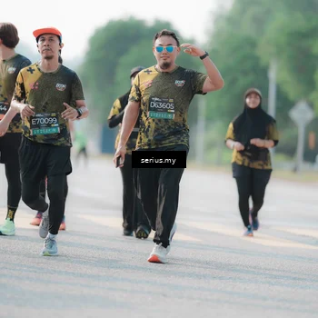 Runner Photo 6412359