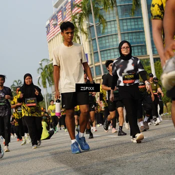 Runner Photo 6412373