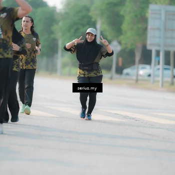 Runner Photo 6412374
