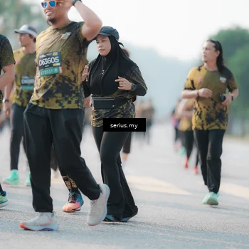 Runner Photo 6412381
