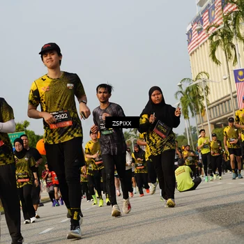 Runner Photo 6412384