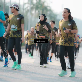 Runner Photo 6412419