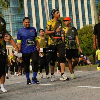 Runner Photo 6412420