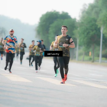 Runner Photo 6412423
