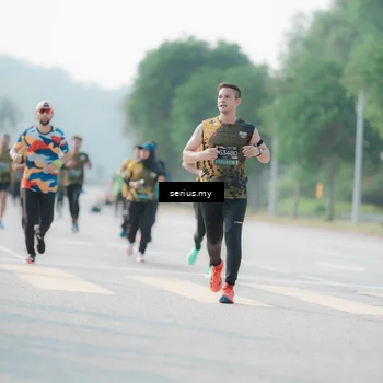 Runner Photo 6412438