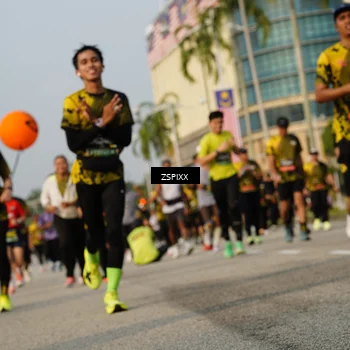Runner Photo 6412542