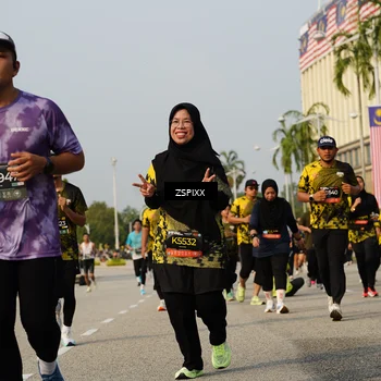 Runner Photo 6412544