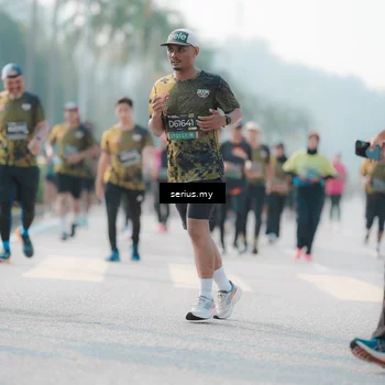 Runner Photo 6412571