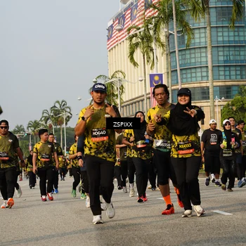 Runner Photo 6412595