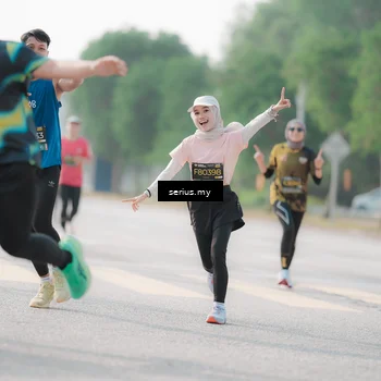 Runner Photo 6412659