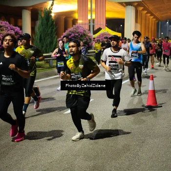 Runner Photo 6412679