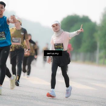 Runner Photo 6412687