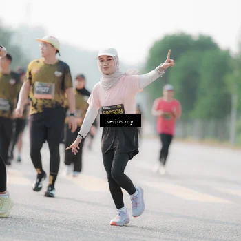 Runner Photo 6412700