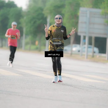 Runner Photo 6412713