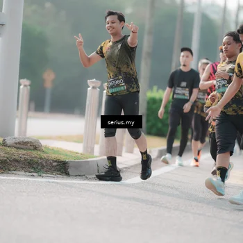 Runner Photo 6412789