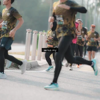 Runner Photo 6412812