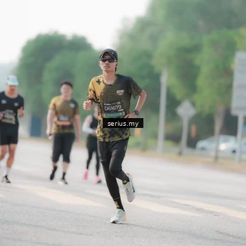 Runner Photo 6412824