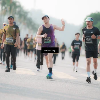 Runner Photo 6412873