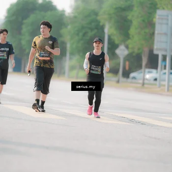 Runner Photo 6412875
