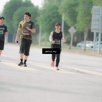 Runner Photo 6412876