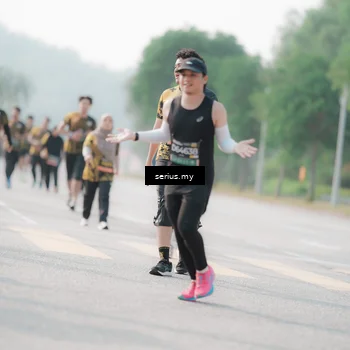 Runner Photo 6412900