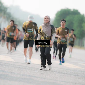 Runner Photo 6413012