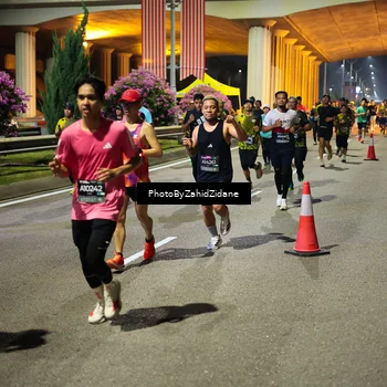 Runner Photo 6413015