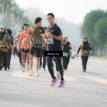 Runner Photo 6413062