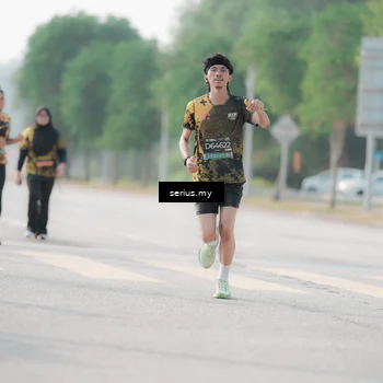 Runner Photo 6413073