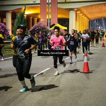 Runner Photo 6413302