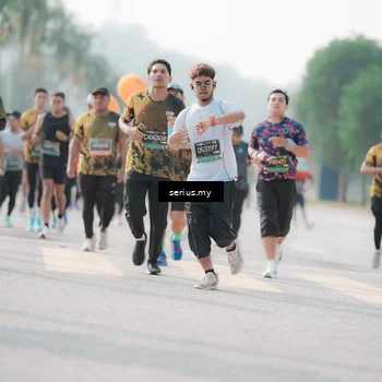 Runner Photo 6413439