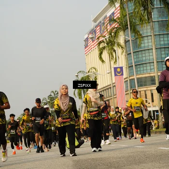 Runner Photo 6413460