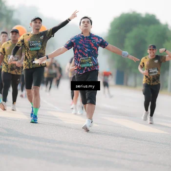 Runner Photo 6413475