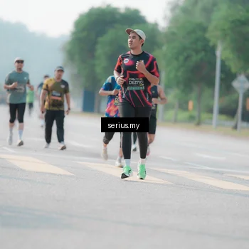 Runner Photo 6416060