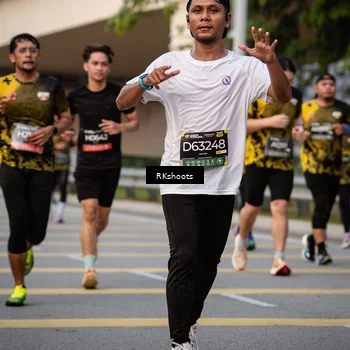 Runner Photo 6416339