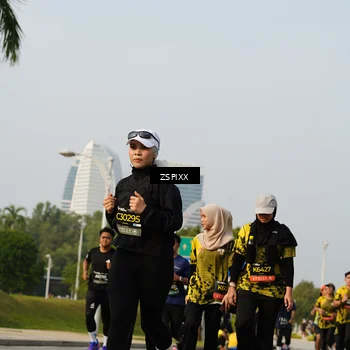 Runner Photo 6416465