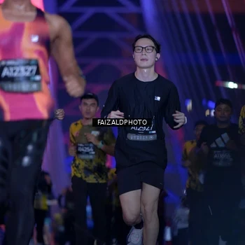 Runner Photo 6417043