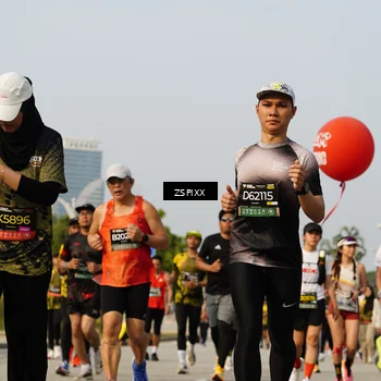 Runner Photo 6417223