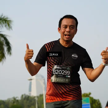 Runner Photo 6417436