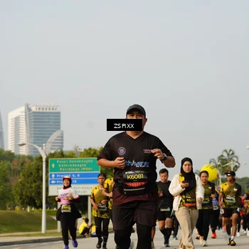 Runner Photo 6417471