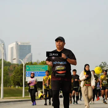 Runner Photo 6417493