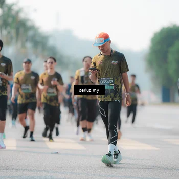Runner Photo 6417578